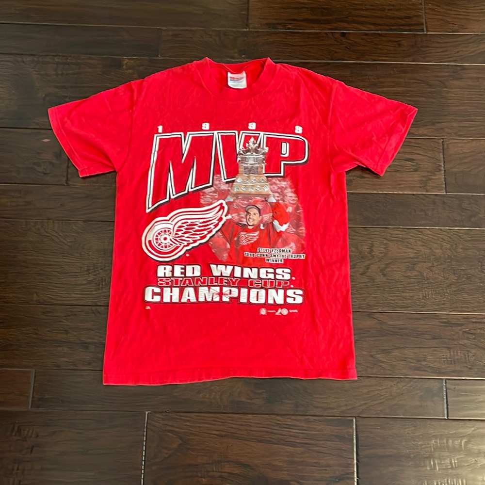 1998 Detroit Red Wings Hockey Vintage Tee